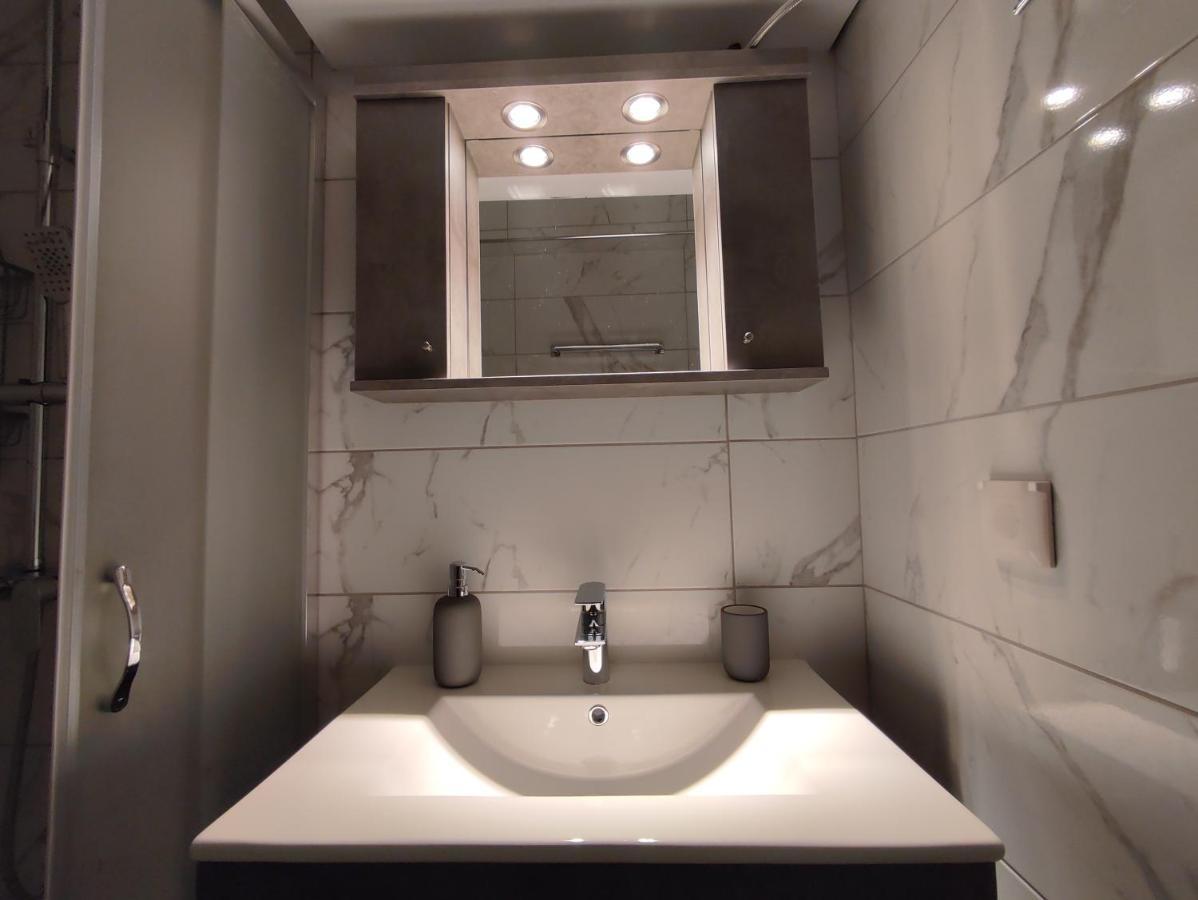 Apartament House *